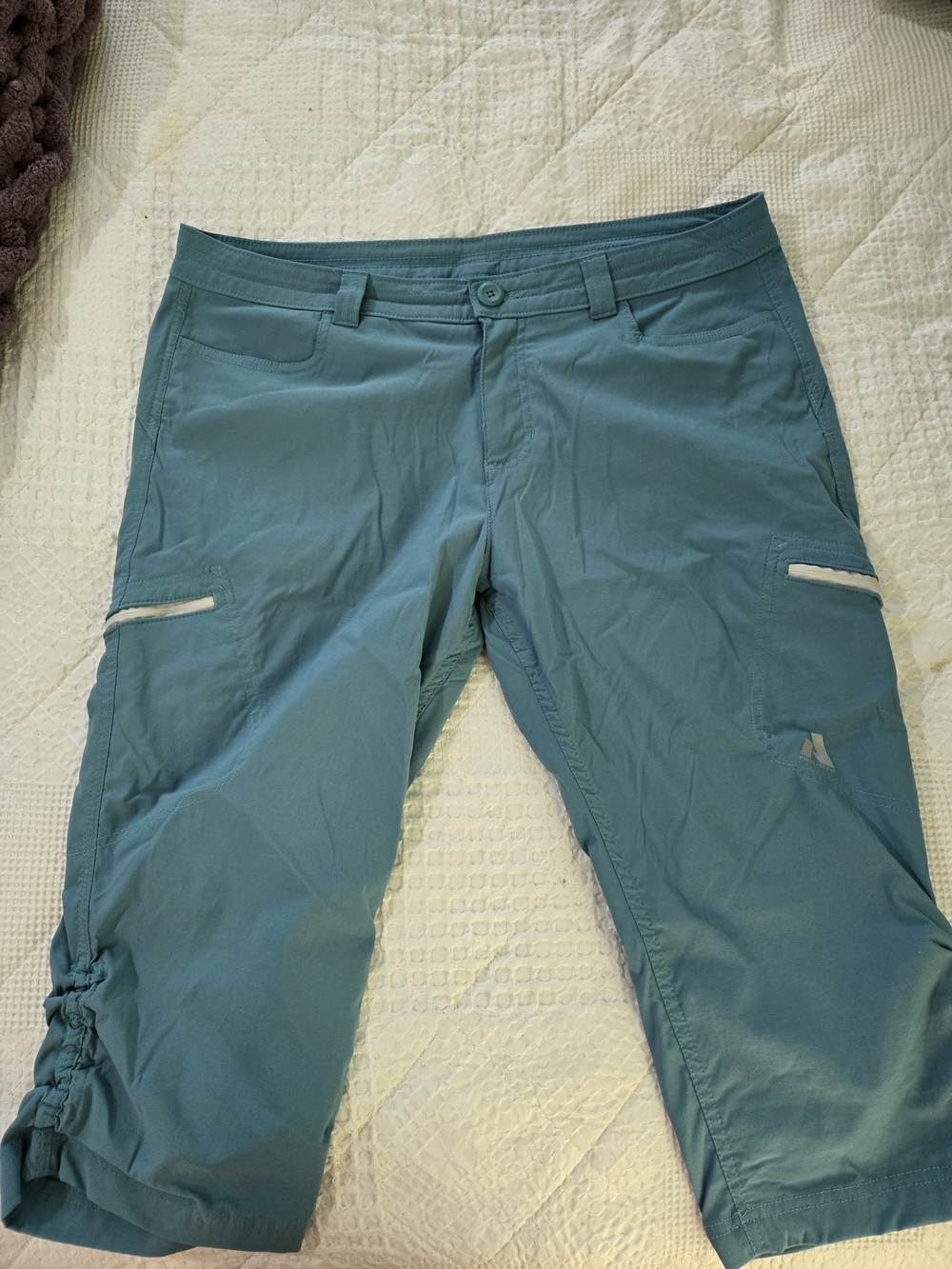 Eddie Bauer Teal Cargo Capri Pants